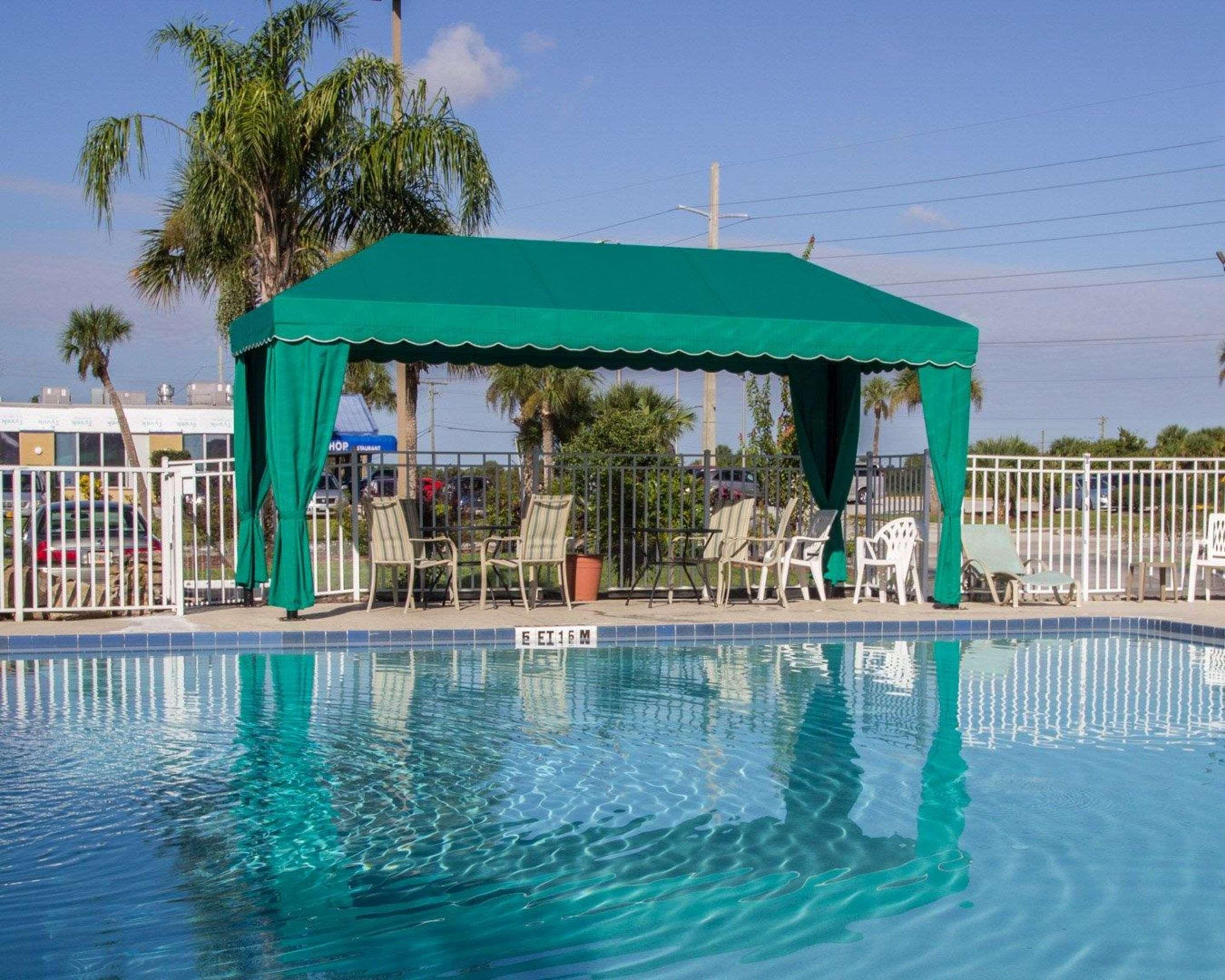 Quality Inn Kennedy Space Center Titusville Exteriör bild