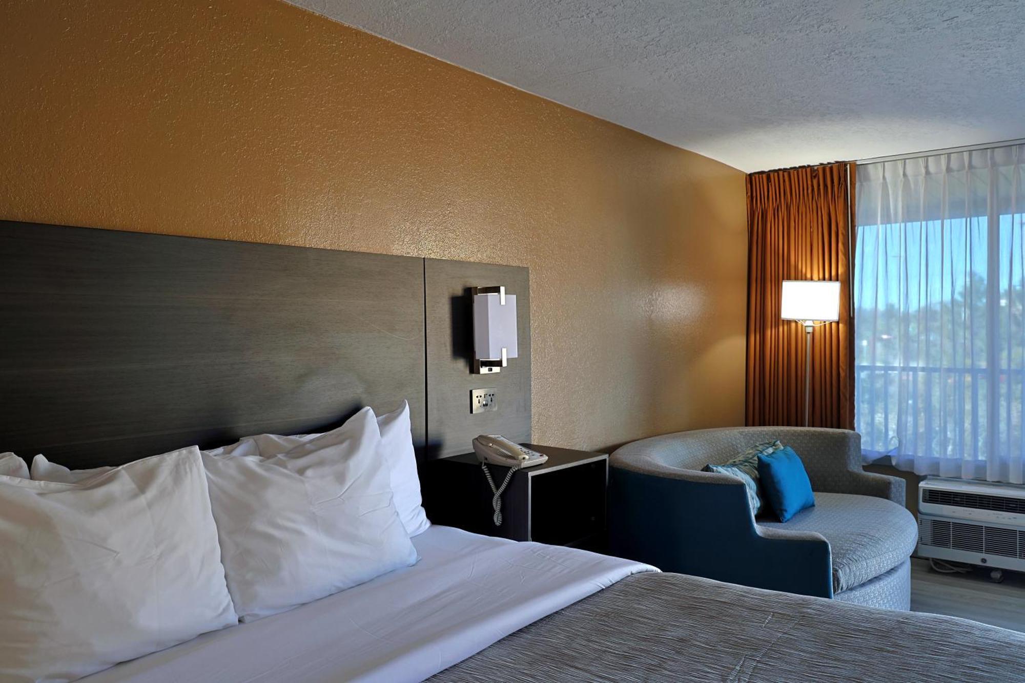 Quality Inn Kennedy Space Center Titusville Exteriör bild