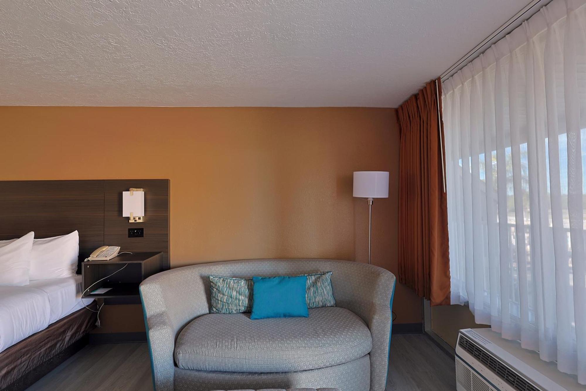Quality Inn Kennedy Space Center Titusville Exteriör bild